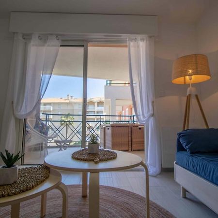 Bright Apt Of 32 M Renovated Near Town Frejus Exterior photo