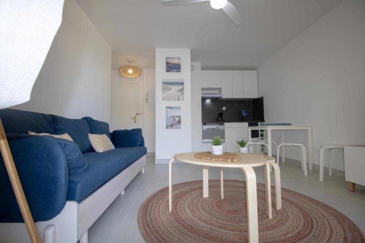 Bright Apt Of 32 M Renovated Near Town Frejus Exterior photo